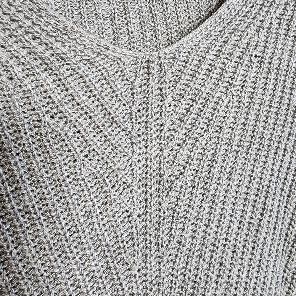 Women's Old Navy, Tunic style sweater. Size Small. Excellent condition.